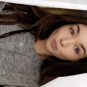 Meet your Posher, Ezana